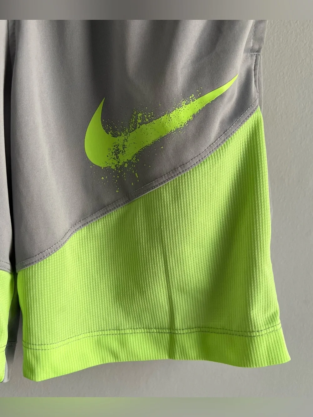 Nike Dri-FIT Boys Size S Small Gray Neon Green Athletic Basketball Shorts
